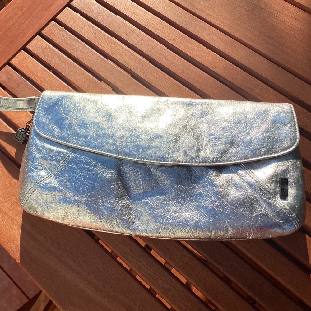 Helen Welsh Silver Leather Clutch - Picture 2 of 7